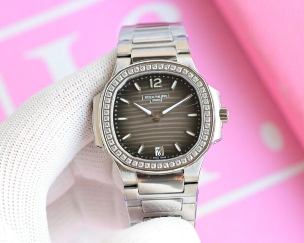 best replica luxury Patek Philippe watches Women's high quality imitation Nautilus 1018379530 - Image 3